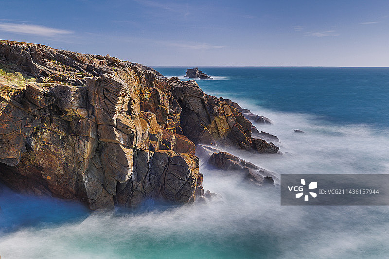 法国布列塔尼莫尔比昂基伯龙半岛的狂野海岸图片素材