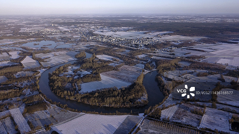 法国卢瓦尔-谢尔河和边界冬季景象鸟瞰图图片素材