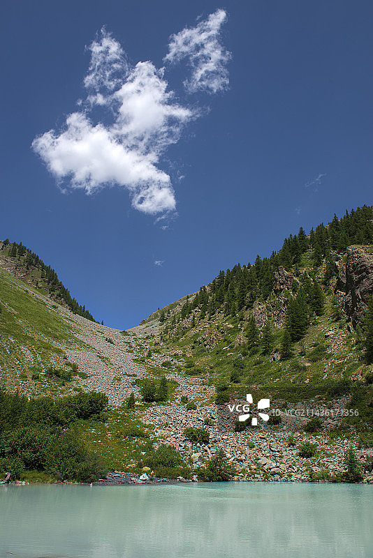 埃克兰国家公园，阿尔卑斯山，法国，初夏的砷通道和杜什湖图片素材