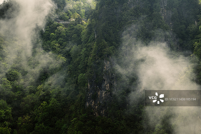 白云深处有人家图片素材