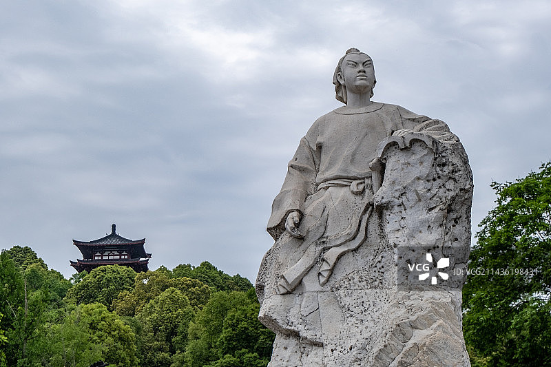 四川省绵阳市江油市青莲镇李白故居景区内的李白石雕图片素材