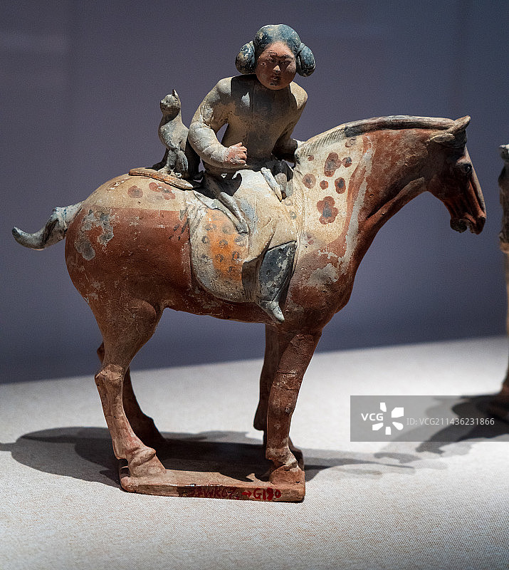 西安博物院-金乡县主唐代雕塑俑图片素材