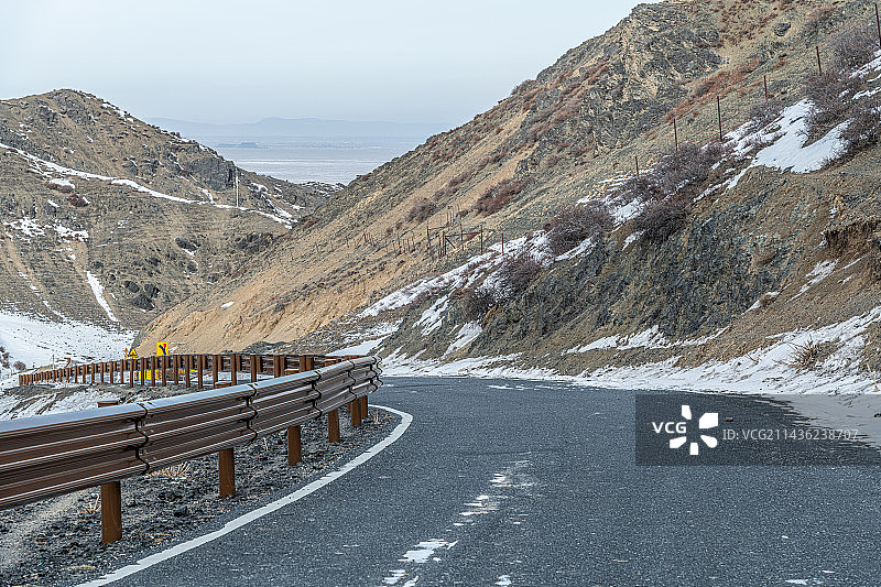 川藏线 川藏公路 被雪覆盖 的公路图片素材