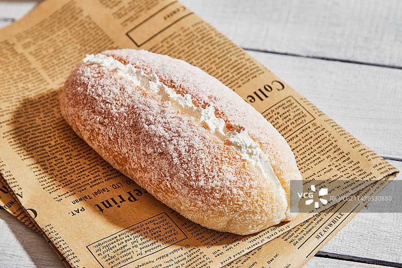 椰蓉奶油面包图片素材