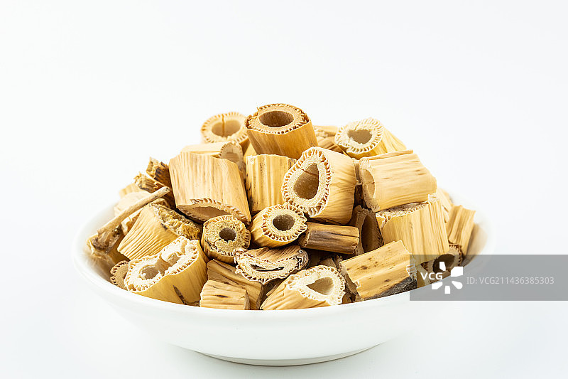 白背景上的中药材芦根图片素材