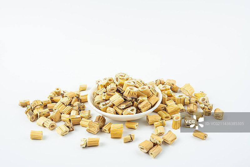 白背景上的中药材芦根图片素材