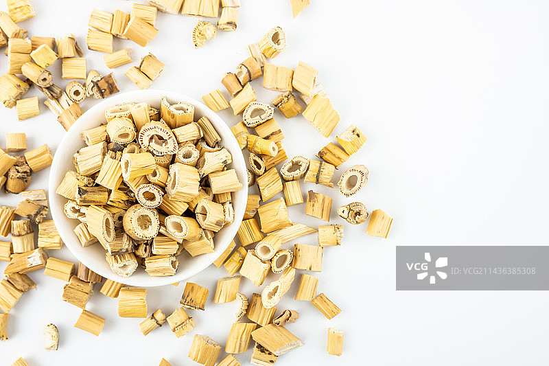 白背景上的中药材芦根图片素材