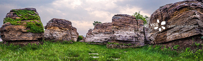河南省洛阳市新安县青要山巨石阵图片素材