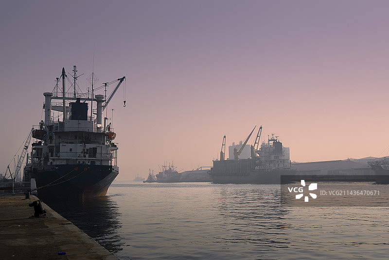 雅加达港，世界著名海港，爪哇岛，芝里翁河口，雅加达湾图片素材