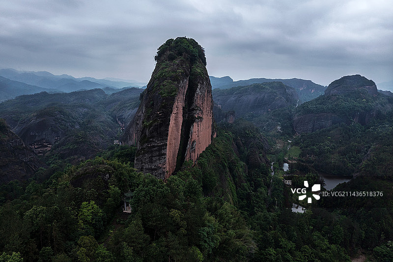 雨后翠微峰图片素材