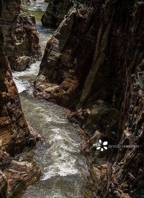 河南省洛阳市新安县青要山风景区 峡谷 溪流图片素材