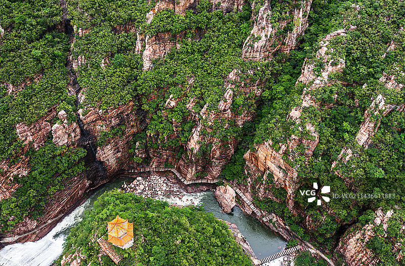 河南省洛阳市新安县青要山风景区 峡谷 溪流图片素材