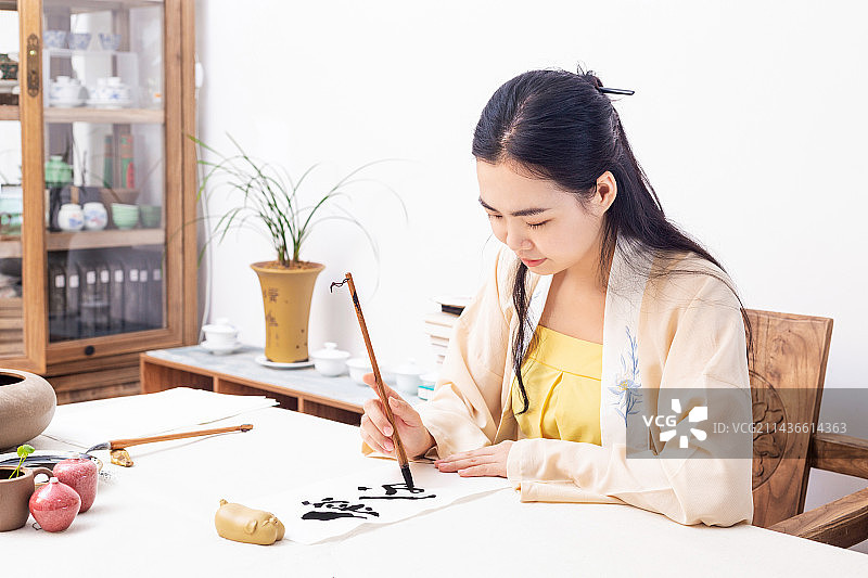 女士手写中国书法字体24节气秋分图片素材