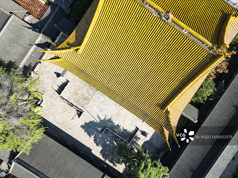 江苏省镇江市金山风景区航拍视角晴天美丽风景图片素材