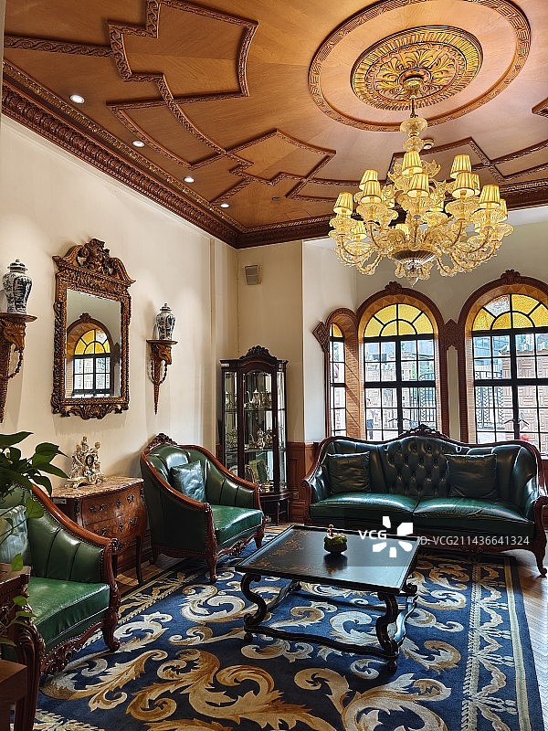 上海马勒别墅内部会客厅古董家具装饰图片素材