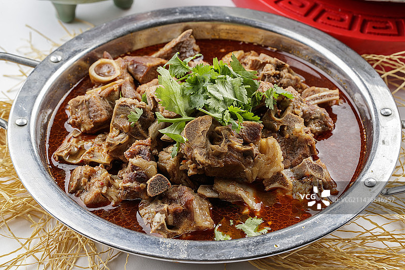 铁锅红焖羊肉图片素材