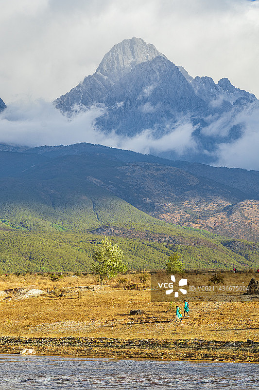 云南丽江东巴谷玉龙雪山自然风光图片素材