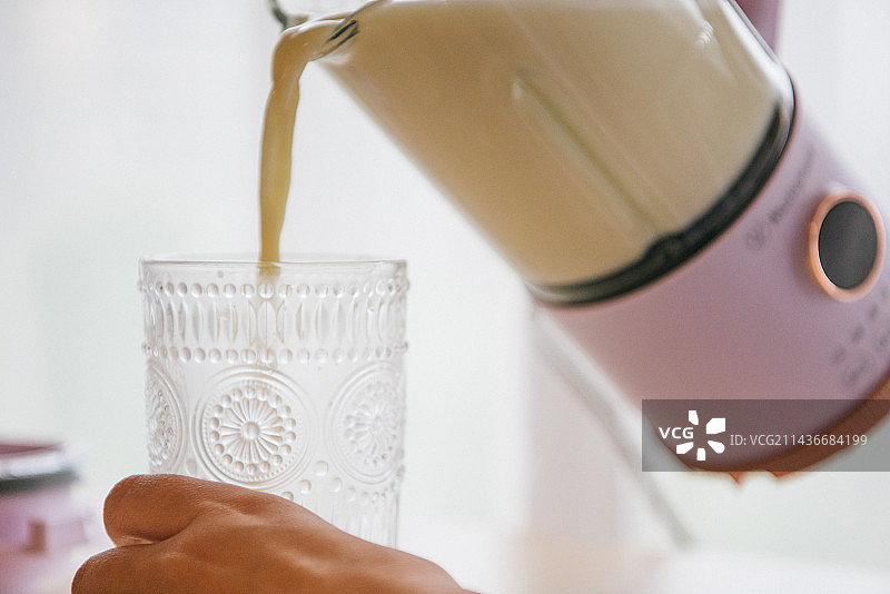 用破壁机制作美味豆浆图片素材