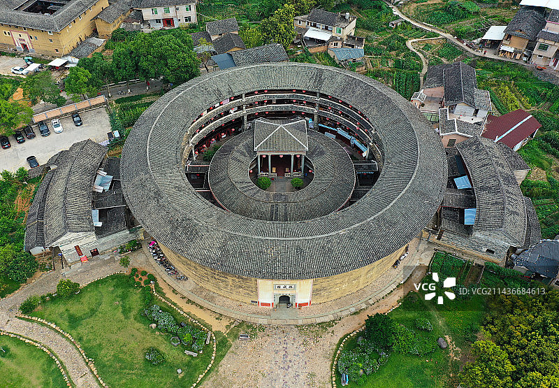 福建省龙岩市福建土楼永定景区洪坑土楼群振成楼航拍图片素材