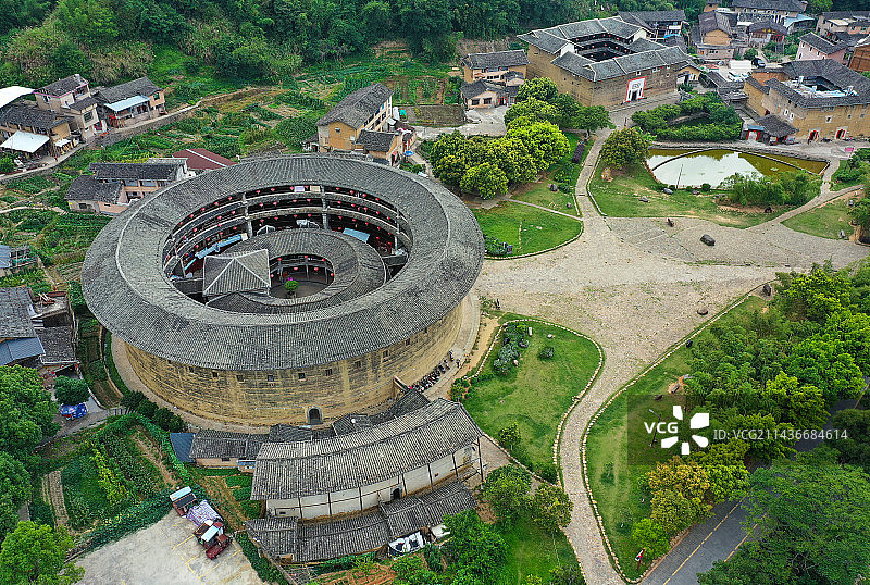 福建省龙岩市福建土楼永定景区洪坑土楼群振成楼航拍图片素材