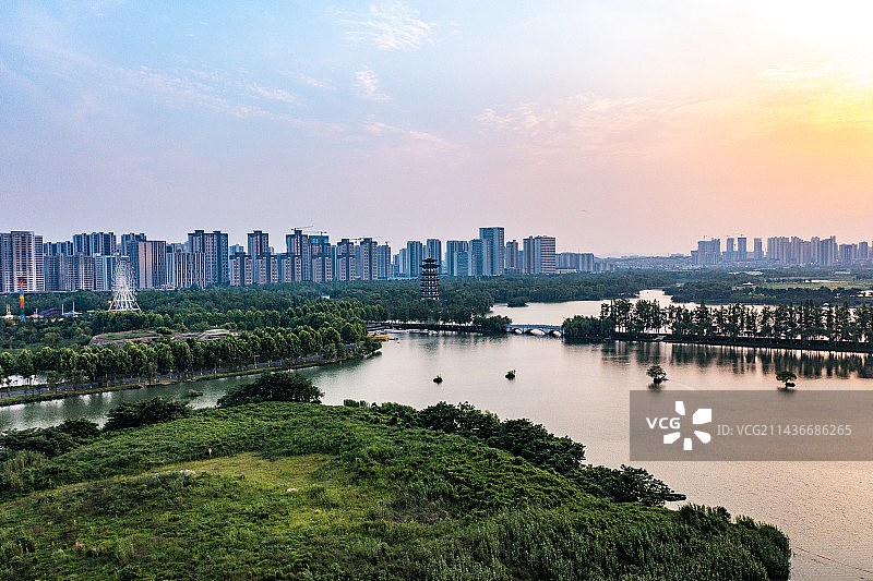 航拍湖南长沙洋湖湿地公园落日风光图片素材