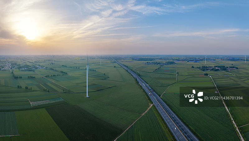 河南漯河临颍京港澳高速穿过麦田航拍图片素材