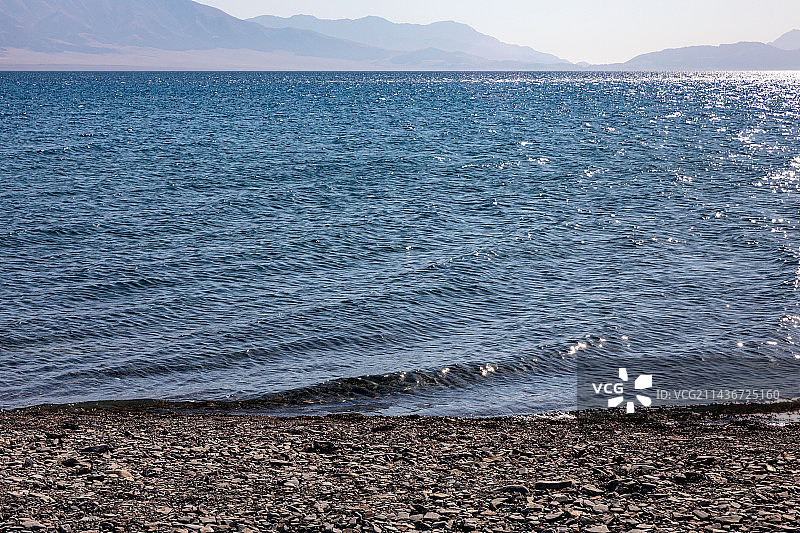 新疆著名景点塞里木湖风光图片素材