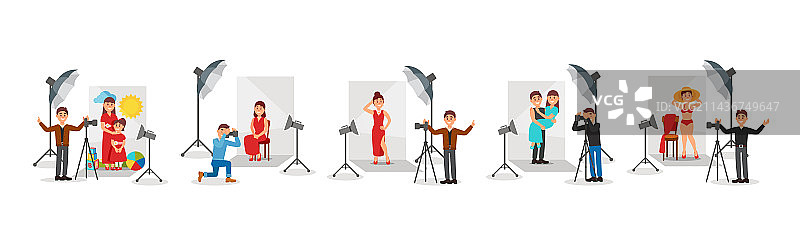 摄影师用相机拍照图片素材