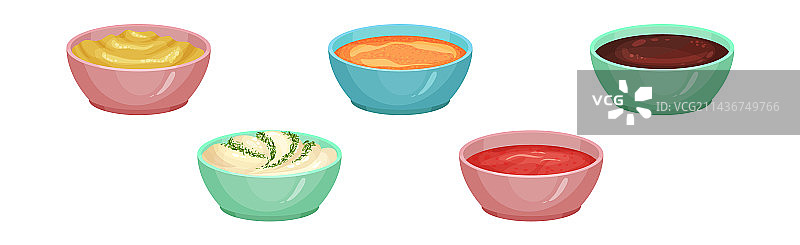 用作液体或奶油食品的不同酱汁图片素材