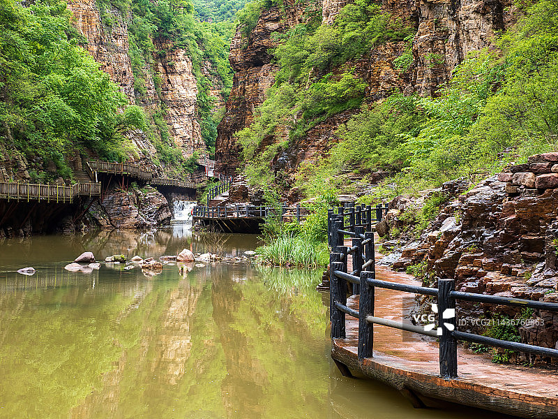 河南省洛阳市新安县青要山旅游风景区 溪流 峡谷图片素材