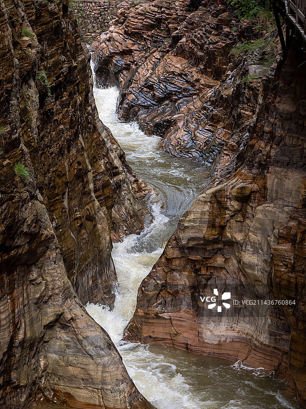 河南省洛阳市新安县青要山旅游风景区 溪流 峡谷图片素材