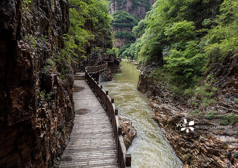 河南省洛阳市新安县青要山旅游风景区 溪流 峡谷图片素材