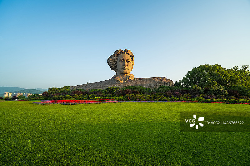 湖南省长沙市橘子洲头毛泽东青年雕像图片素材