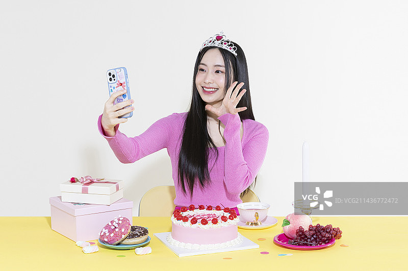 韩系可爱女生生日派对y2k粉色复古概念照图片素材