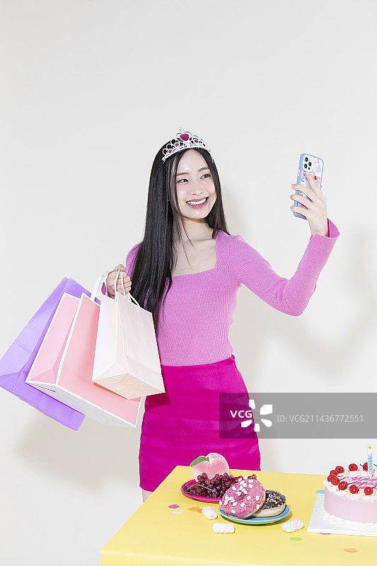 韩系可爱女生生日派对y2k粉色复古概念照图片素材