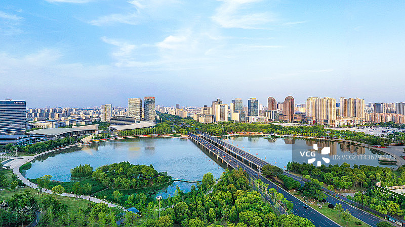 扬州西区新城，航拍明月湖商圈图片素材