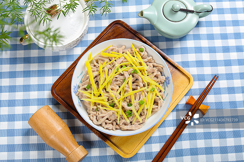 美味下酒菜仔姜炒里脊肉丝图片素材