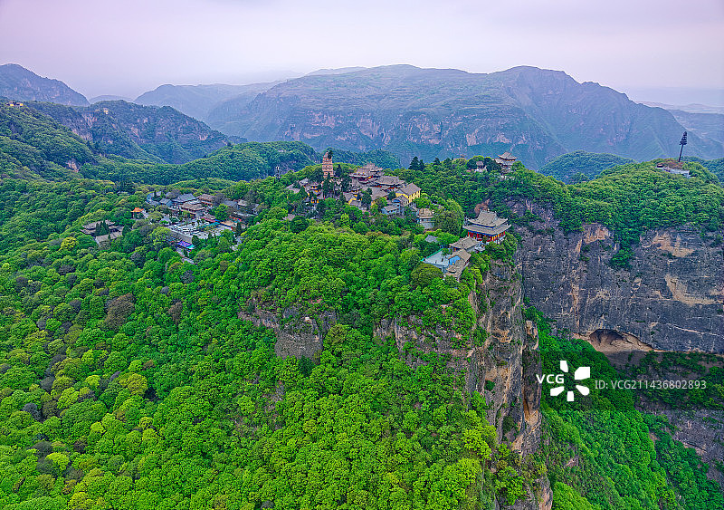 航拍道教名山甘肃平凉崆峒山春季风光图片素材