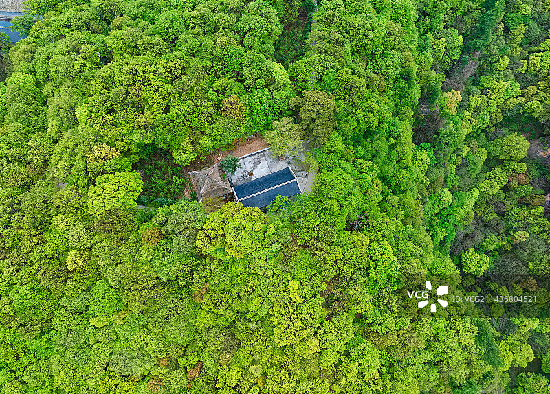 航拍道教名山甘肃平凉崆峒山春季风光图片素材