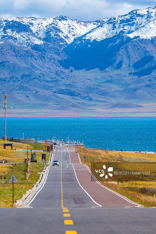 新疆赛里木湖深秋秋天景色风光图片素材