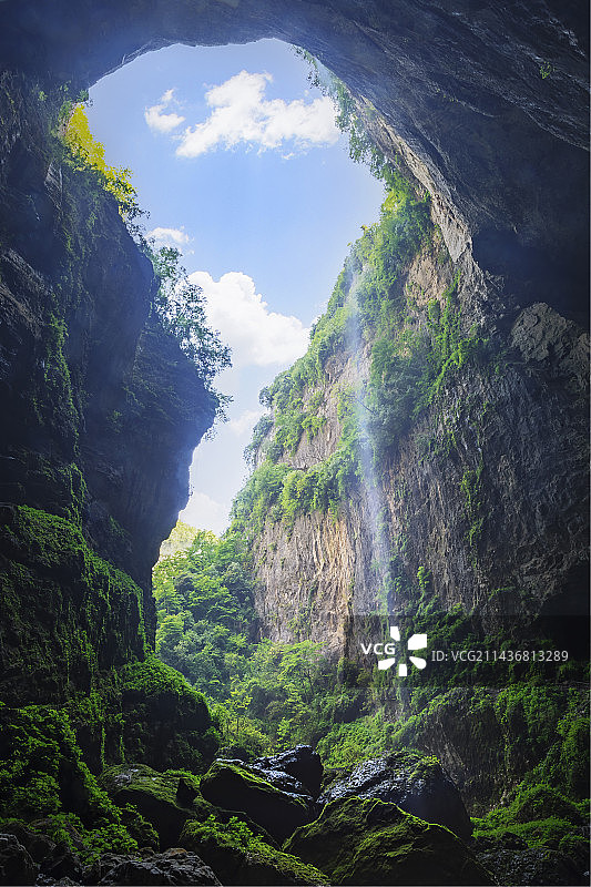 陕西宁强禅家岩地洞河天坑图片素材