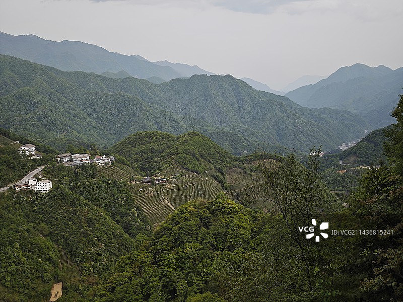 远望神农架木鱼镇图片素材