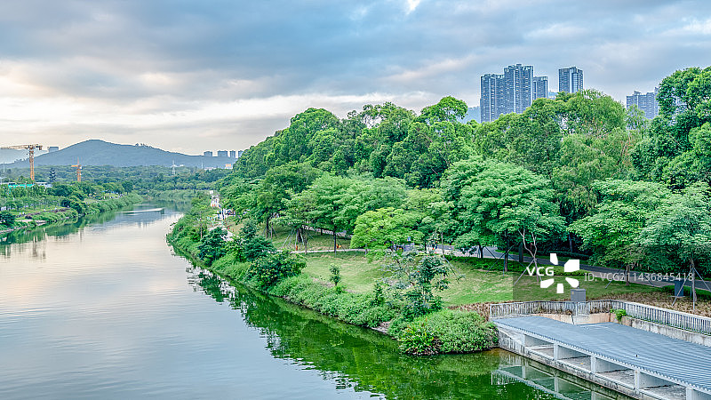 广东深圳大沙河生态长廊景观和道路图片素材