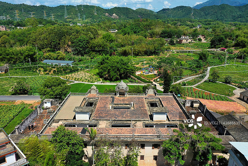 广东省梅州市梅江区西阳镇华侨围屋联芳楼和棣华居航拍图片素材