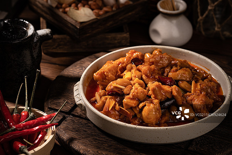 中式传统美食宫保鸡丁图片素材