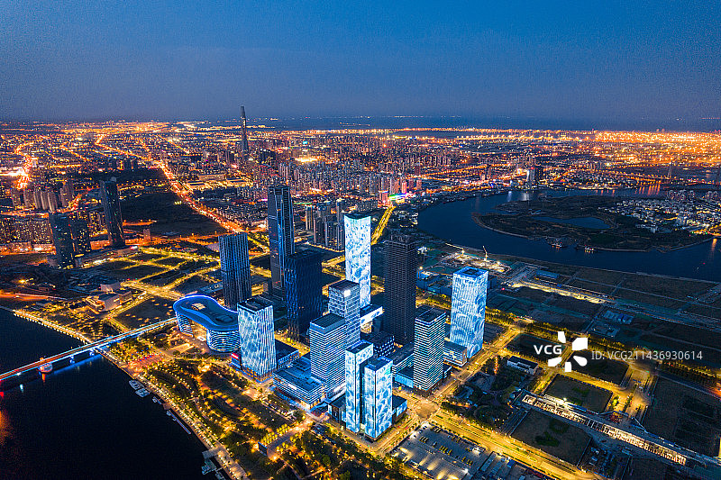 天津于家堡响螺湾夜景航拍图片素材