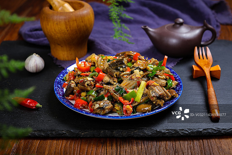 香辣美味特色菜辣炒黄鳝图片素材