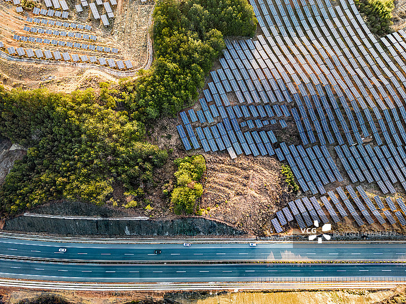 航拍视角下的国道图片素材