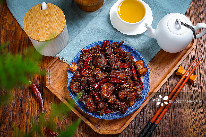 香辣美味家常菜辣椒炒鸡肉丁图片素材