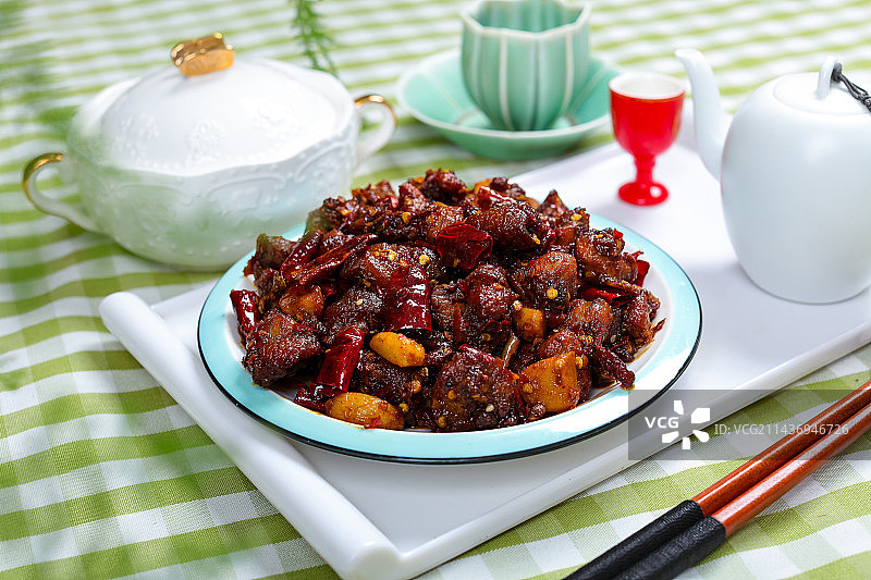 香辣美味家常菜辣椒炒鸡肉丁图片素材